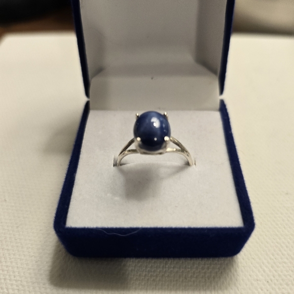 COSTUME JEWLERY Glamorous Lab Made Blue Star Sapphire On Silver Band Size 8.25 - Picture 3 of 13
